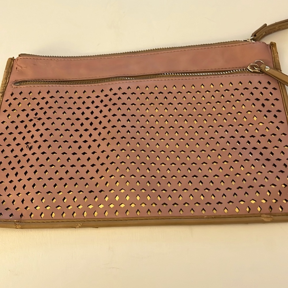 Used Urban Expressions pink purse set. Could be used for a great organizer.